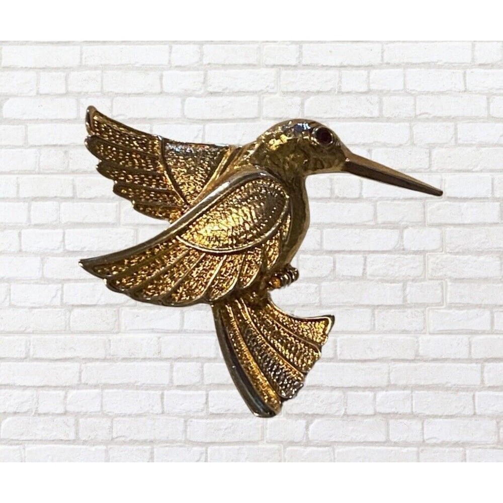 Classic Hummingbird Brooch Pin Gold Toned Red Rhinestone Eye